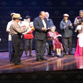 UN PASEO POR EL TEATRO | 15-05-2024